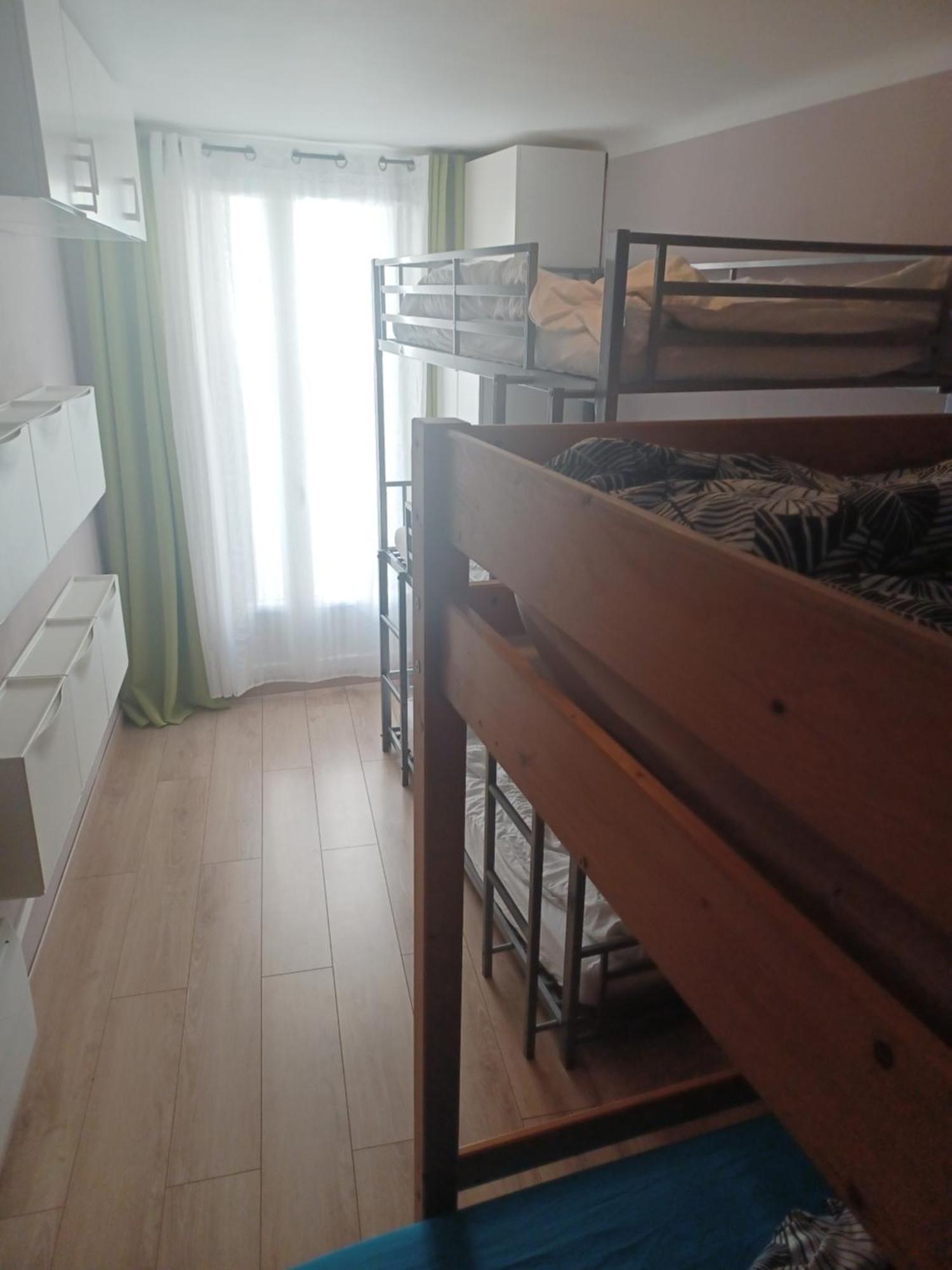 Logement Chambre Seul En Supplement Ou Dortoir Mixte Roquemaure  Zimmer foto
