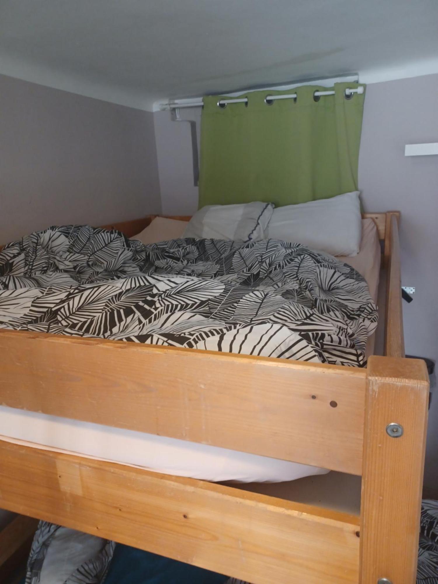 Logement Chambre Seul En Supplement Ou Dortoir Mixte Roquemaure  Zimmer foto
